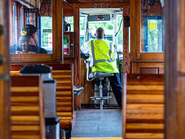 Windy City trolley rentals with professional drivers